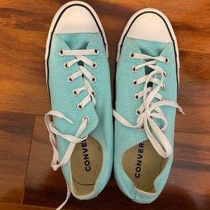 Women’s blue Converse size 10